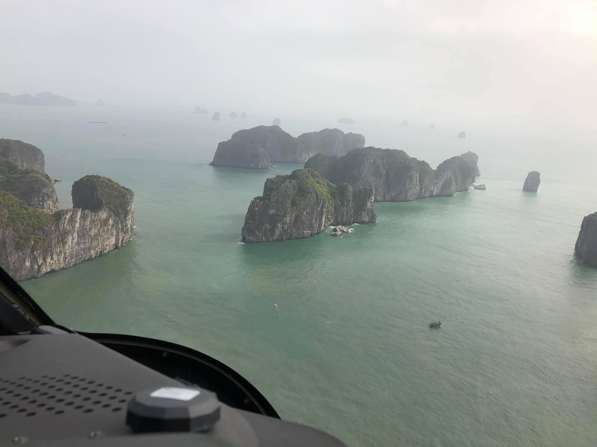 Trên trực thăng ngắm cảnh Vịnh Hạ Long